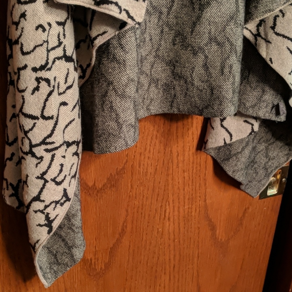 Waterfall Sweater -- New With Tags - Picture 4 of 5